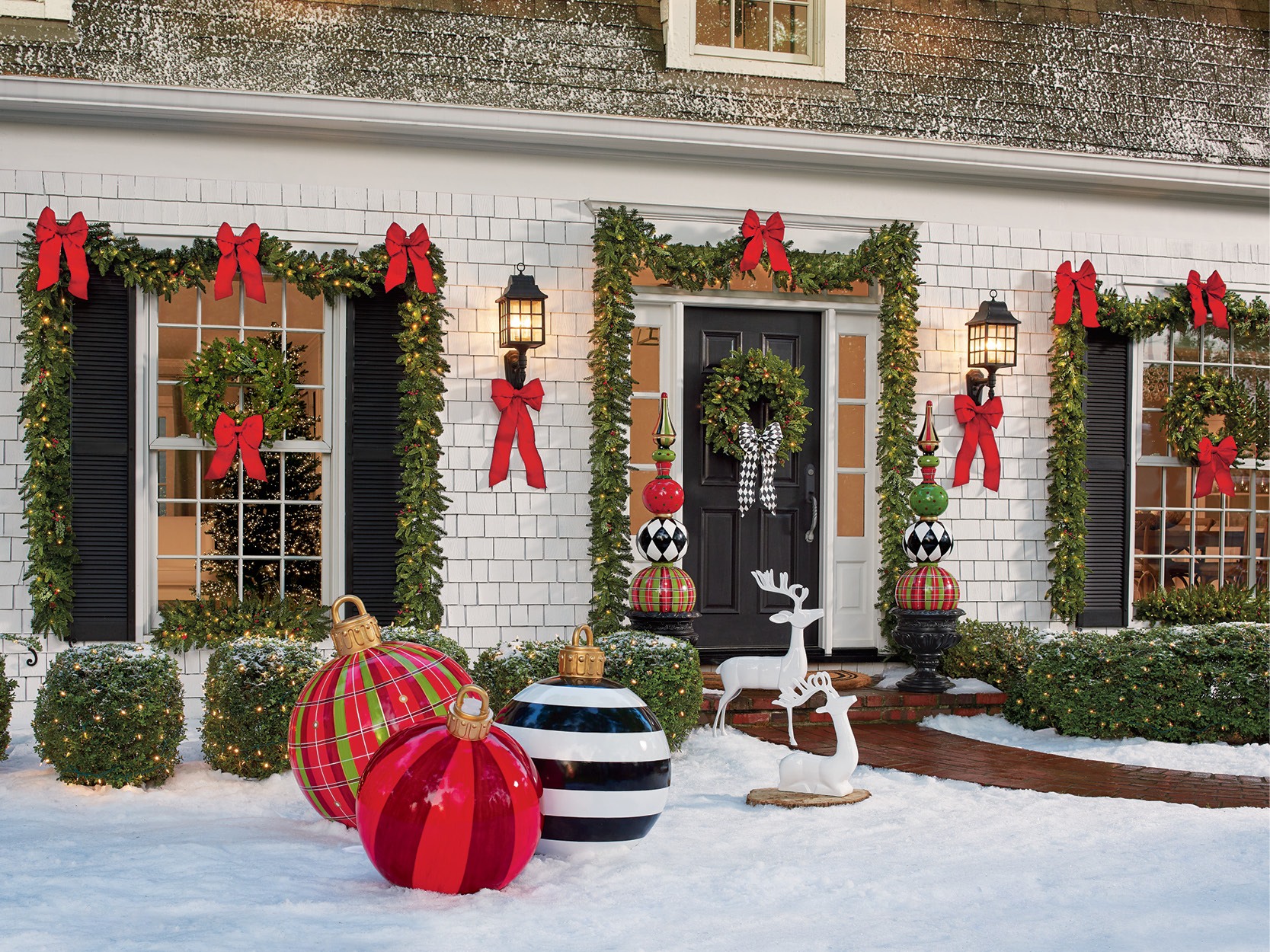 Evergreen Wreaths, Garlands & Bows - 8 Ways to Decorate Your Timber Windows at Christmas